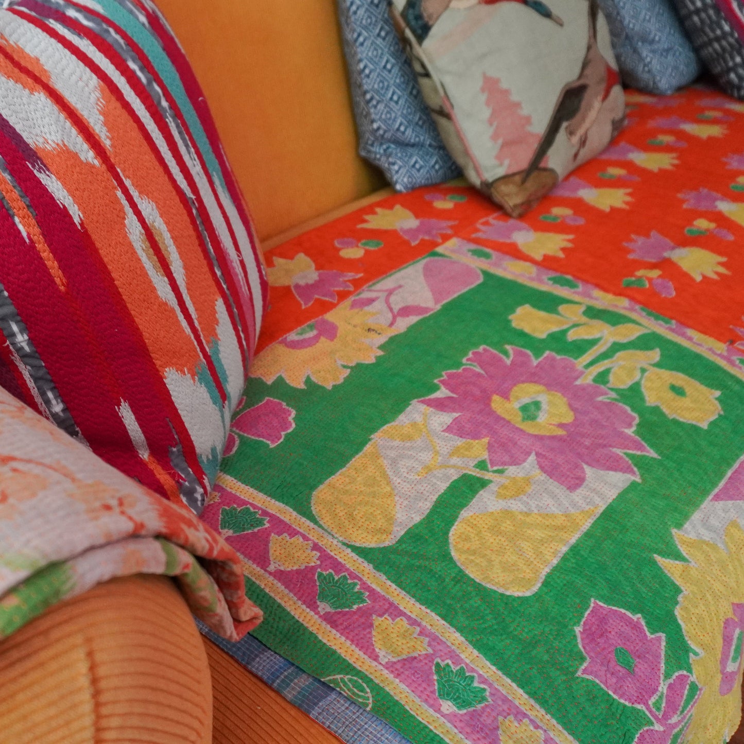 IK1012: Hand-Crafted Vintage Kantha Quilt – Subtle Red Ombre & Graphic Motifs