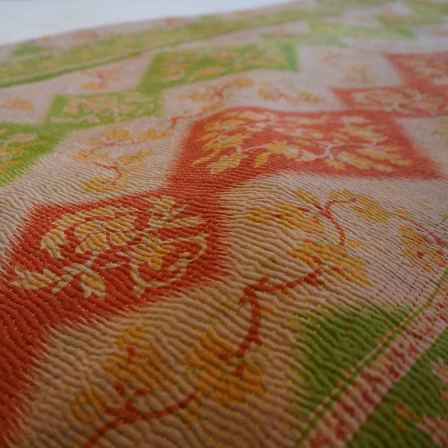 IK1019: Hand-Crafted Vintage Kantha Quilt – Jaipur Sunset & Tempered Pink