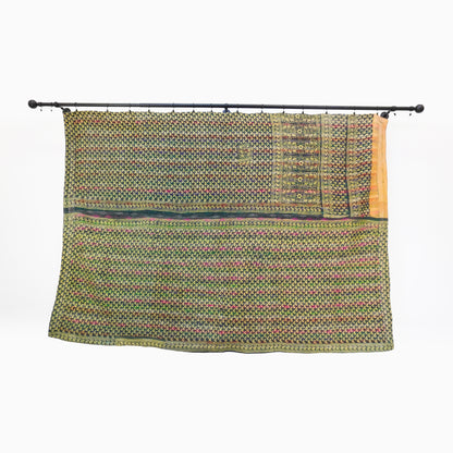IK1004: Hand-Crafted Vintage Kantha Quilt – Playful Folkish Patchwork