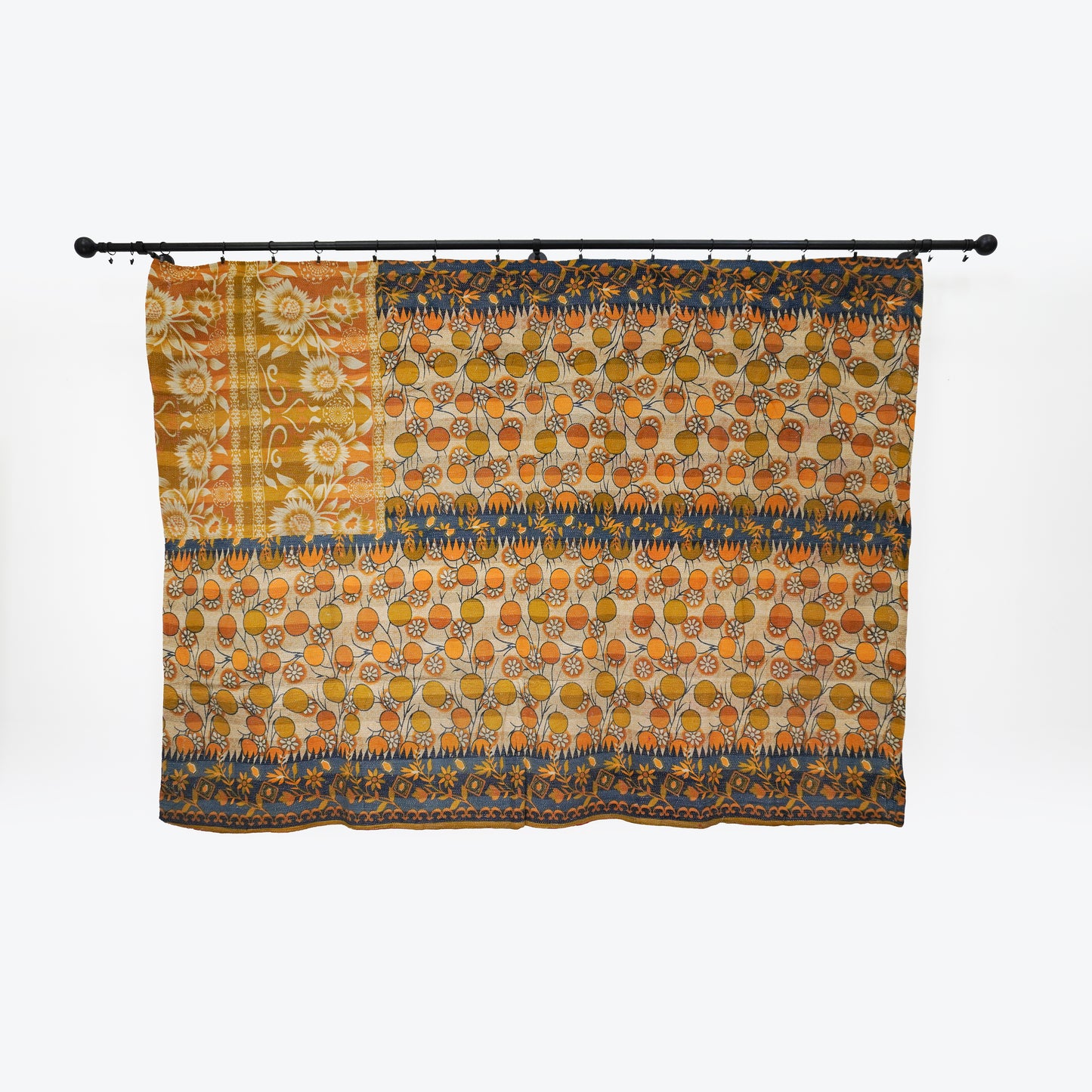 IK1007: Hand-Crafted Vintage Kantha Quilt – Artistic Spot & Sunflowers