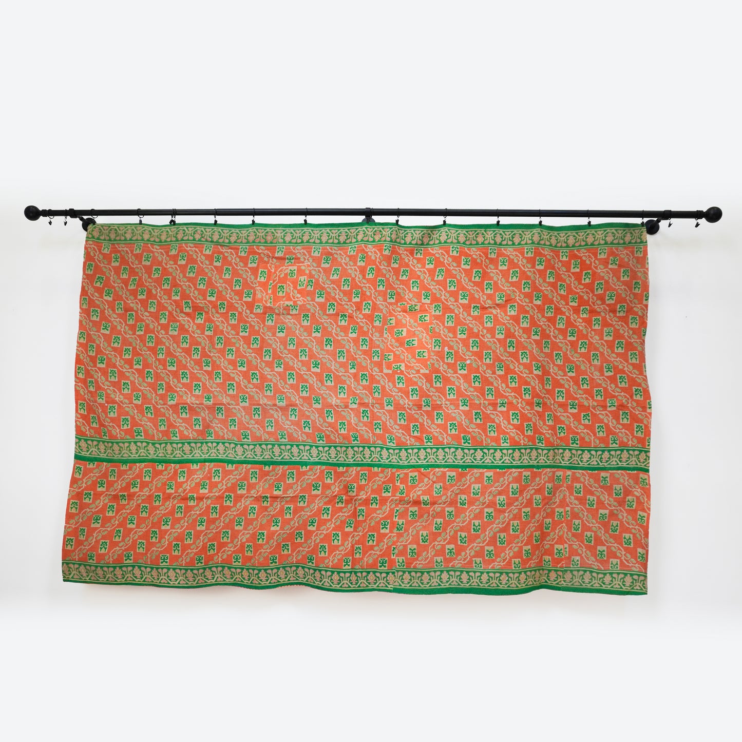 IK1008: Hand-Crafted Vintage Kantha Quilt – Sunset Stripe & Intricate Lattice