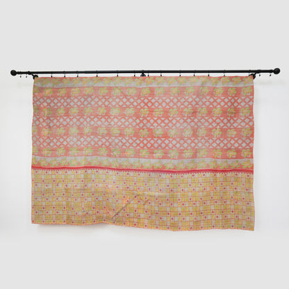 IK1009: Hand-Crafted Vintage Kantha Quilt – Detailed Grid & Flame Burst