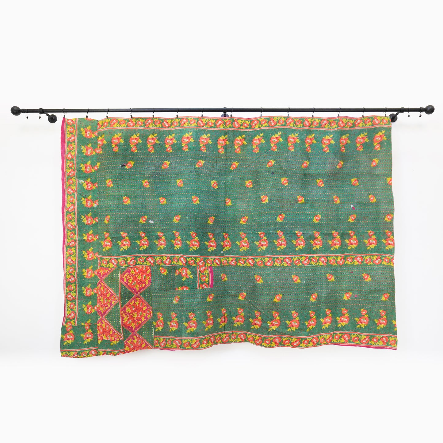 IK1012: Hand-Crafted Vintage Kantha Quilt – Subtle Red Ombre & Graphic Motifs