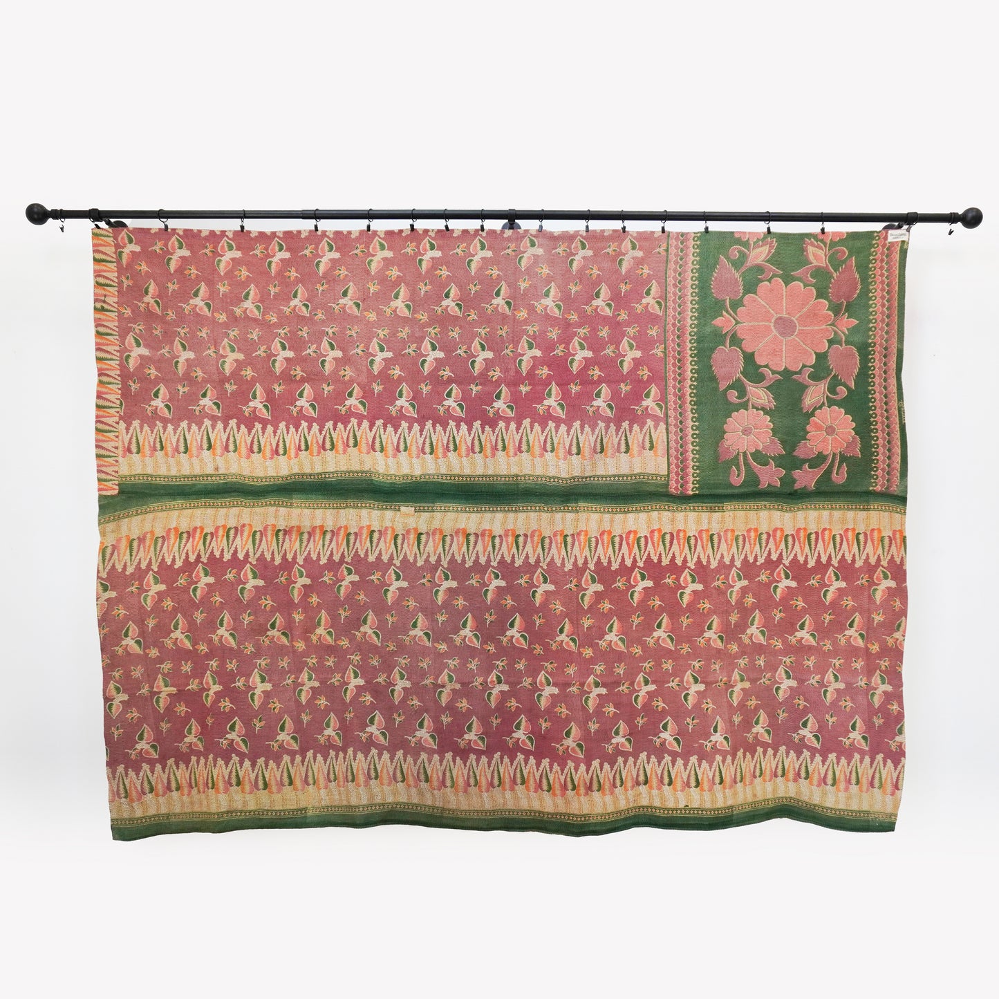 IK1014: Hand-Crafted Vintage Kantha Quilt – Peachy Pastels & Purple Ombre