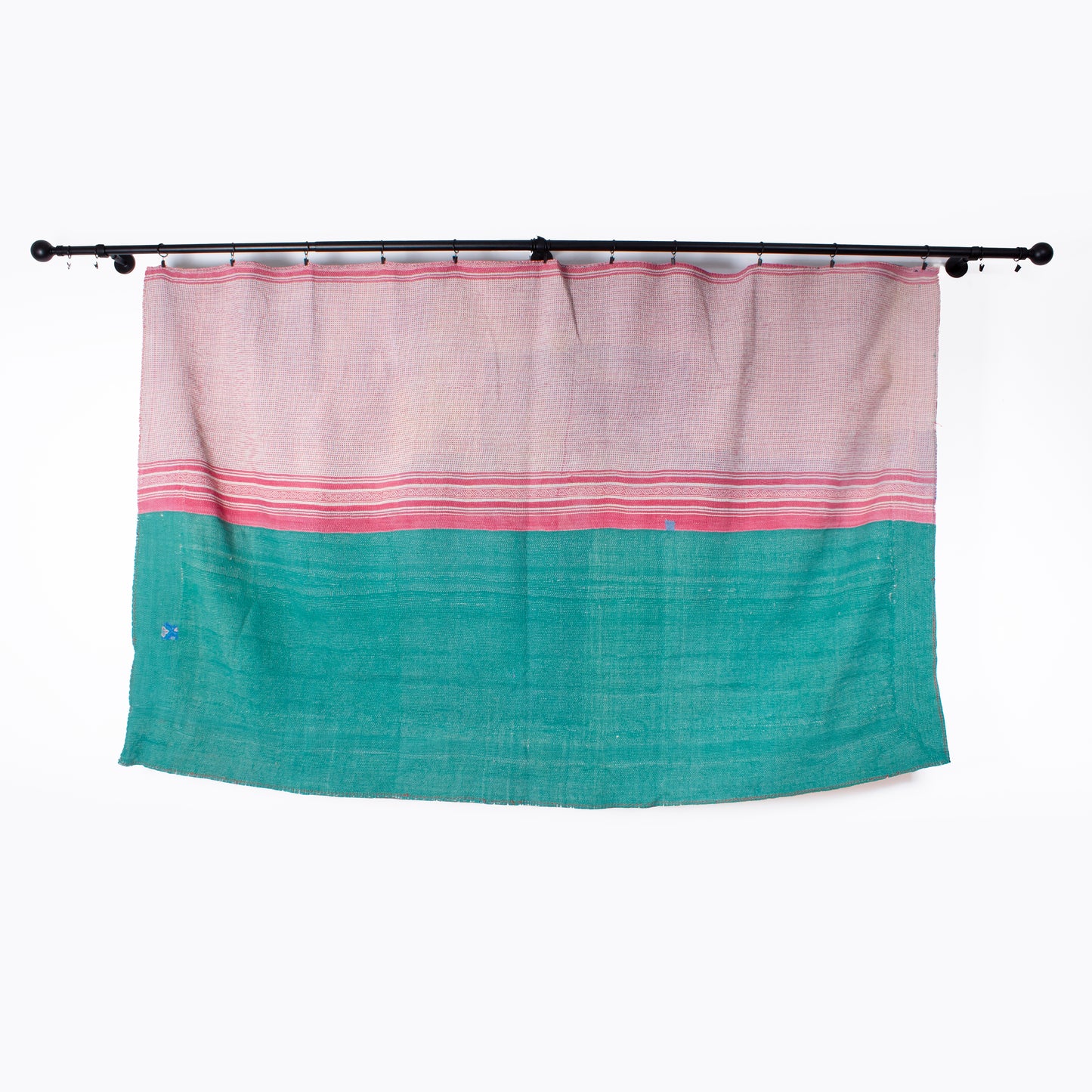 IK1017: Hand-Crafted Vintage Kantha Quilt – Riviera Raspberry & Azure Blue