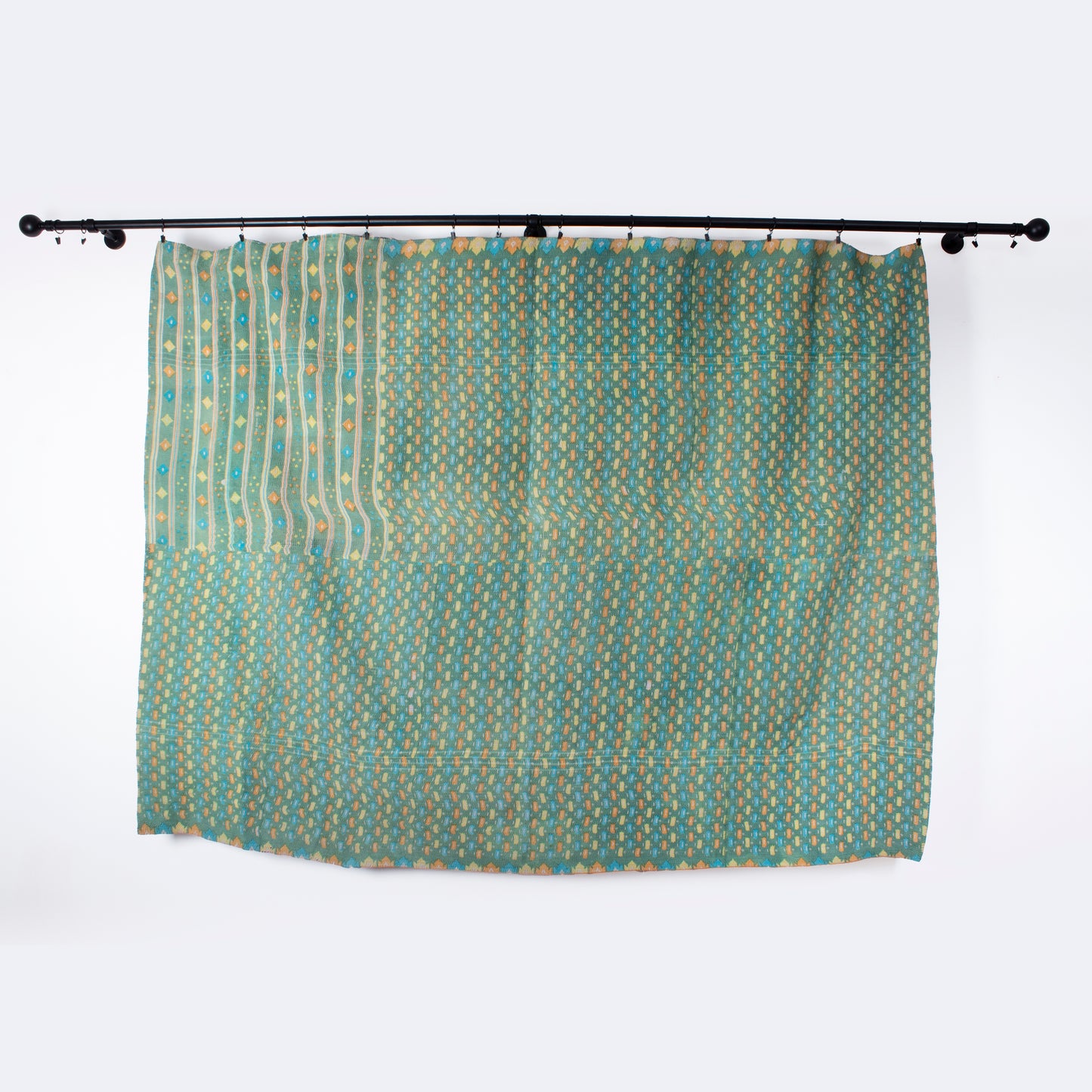 IK1020: Hand-Crafted Vintage Kantha Quilt – Fresh Ditsy Print & Spring Botanical