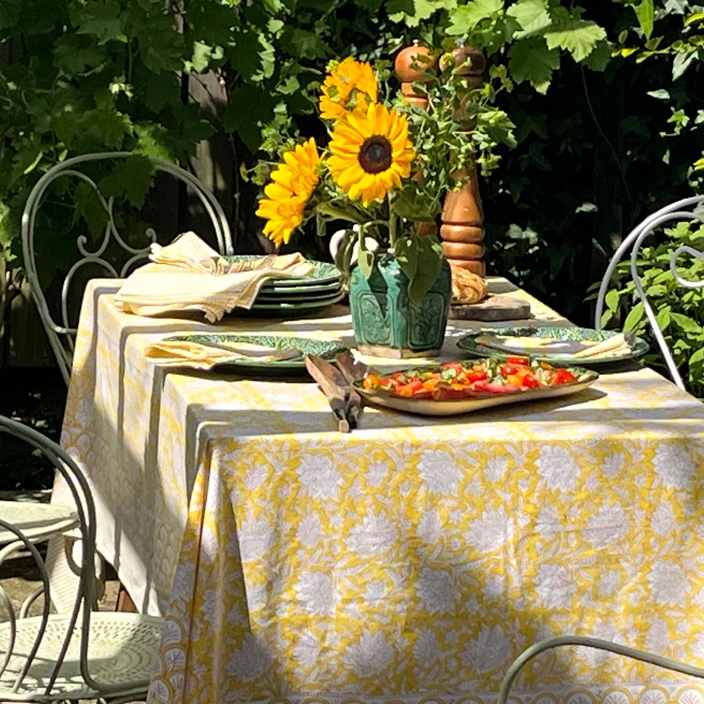 Sunshine Dahlia Hand Block-Printed Cotton Tablecloth – Yellow