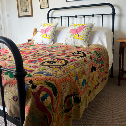 ES1006: Vintage Linen Suzani – Geometric Botanical Harmony
