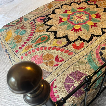 ES1005: Vintage Linen Suzani – Whimsical Floral Triumph