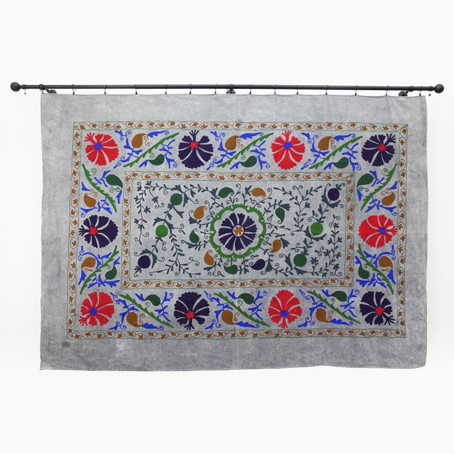 VS 1006: Hand-Embroidered Velvet Suzani – Dreamy Grey Botanical Canva